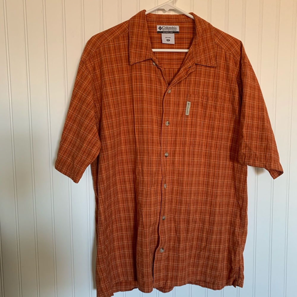 Men’s orange Columbia size medium button up GUC